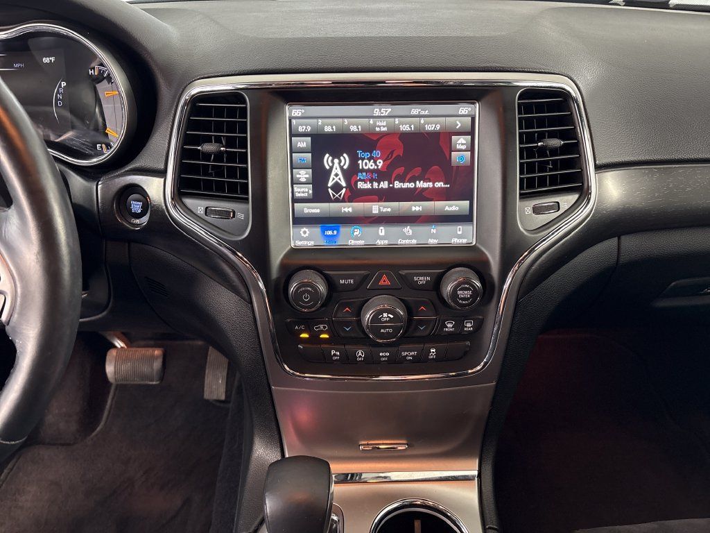 Used 2018 Jeep Grand Cherokee Altitude AWD/4WD image 22
