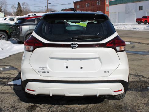 Certified 2023 Nissan Kicks SR w/ SR Premium Package image 4