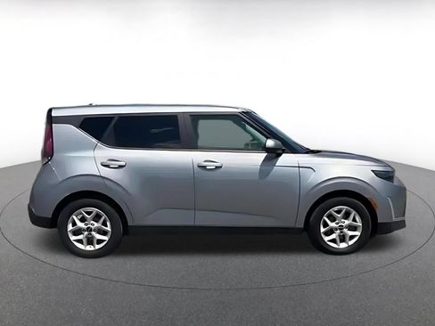 Used 2025 Kia Soul LX w/ LX Technology Package FWD image 15