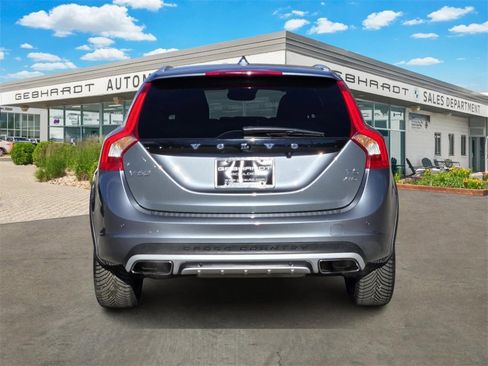 Used 2017 Volvo V60 T5 Cross Country Platinum image 6