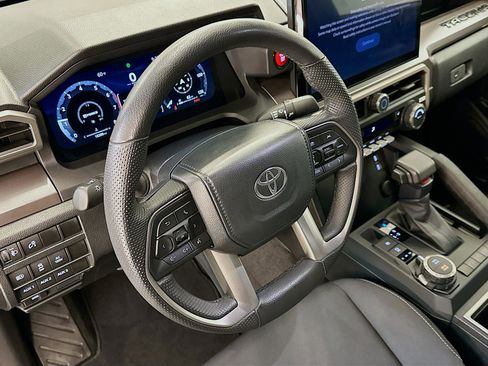 Used 2024 Toyota Tacoma TRD Sport w/ TRD Sport Upgrade Package image 18