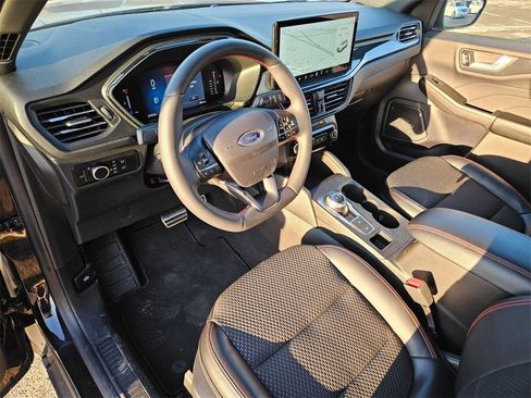 Used 2024 Ford Escape ST-Line w/ Tech Pack #1 image 11