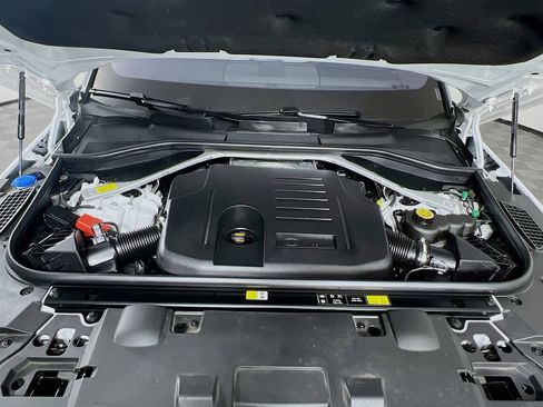 Used 2023 Land Rover Range Rover Sport SE image 32