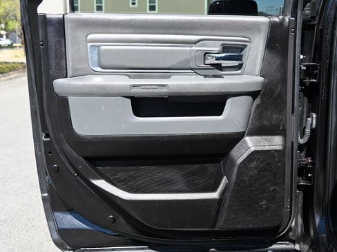 Used 2018 RAM 2500 Big Horn image 37