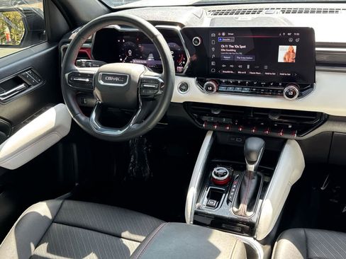 Used 2024 GMC Canyon AT4X AWD/4WD image 25