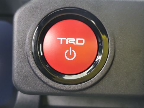 Certified 2025 Toyota 4Runner TRD Off-Road AWD/4WD image 42