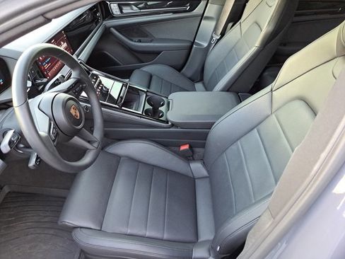 Used 2025 Porsche Panamera 4 image 21