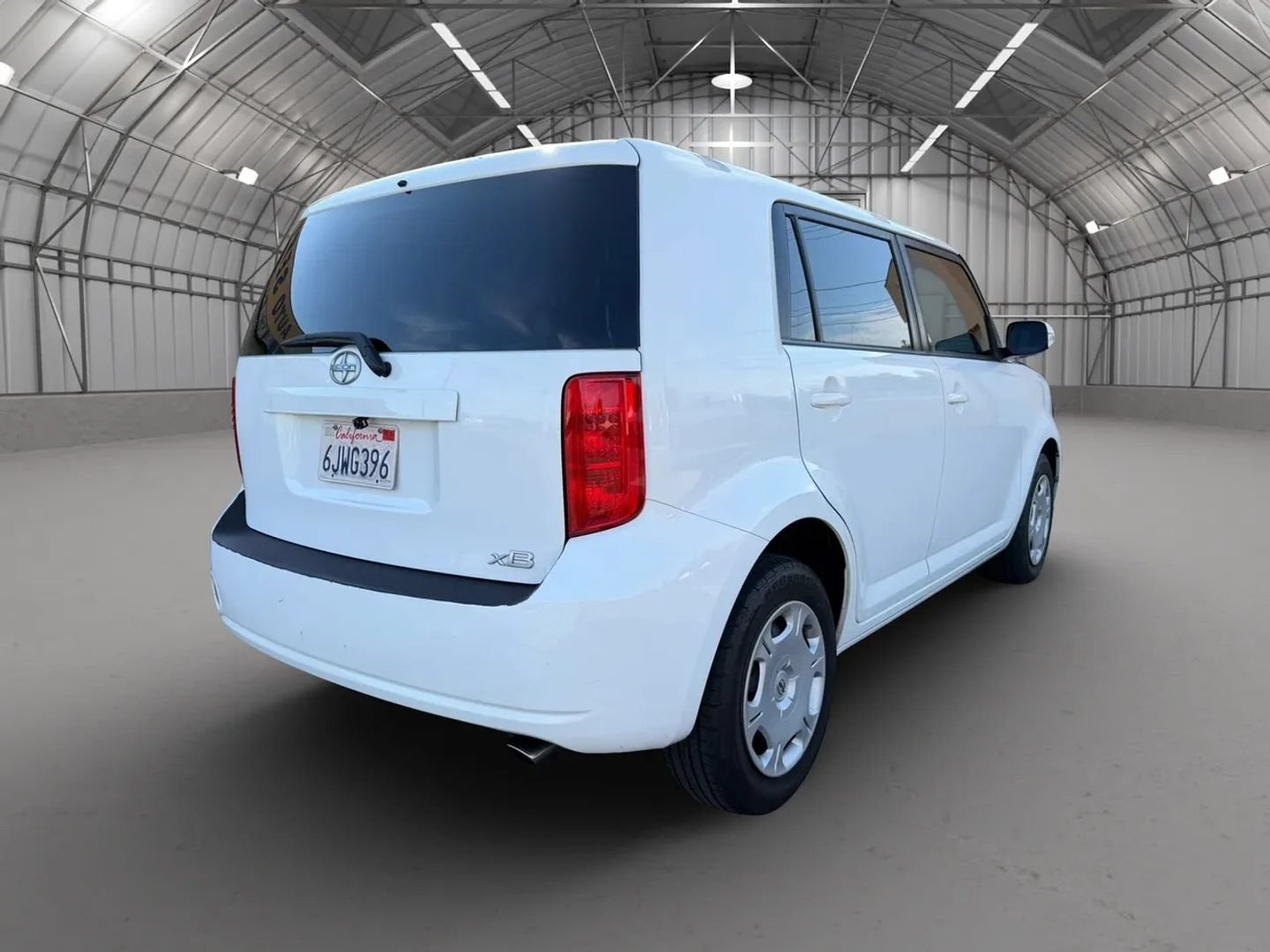 Used 2010 Scion xB FWD image 6