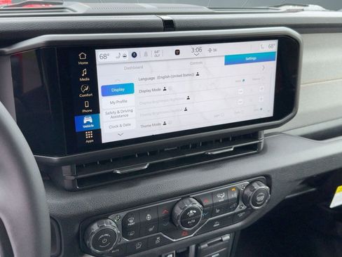 New 2025 Jeep Gladiator Sport image 23