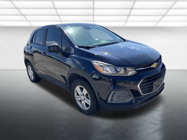 Used 2022 Chevrolet Trax LS w/ Tint and Cruise Package AWD/4WD image 1