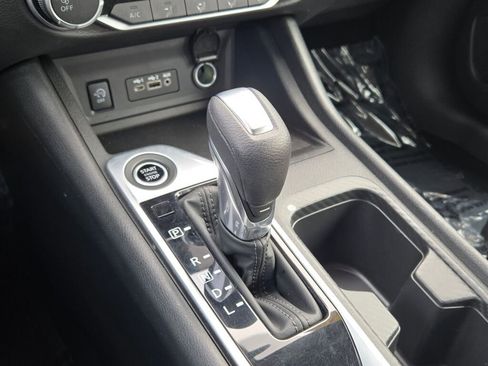 Used 2025 Nissan Sentra SV image 24