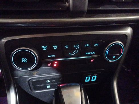 Used 2018 Ford EcoSport SE w/ SE Convenience Package image 17