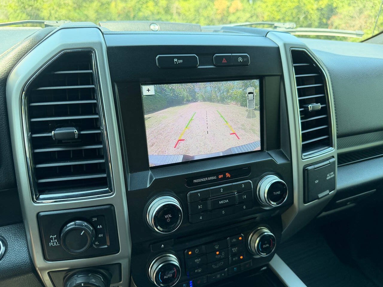 Used 2018 Ford F150 Lariat w/ Equipment Group 502A Luxury AWD/4WD image 27