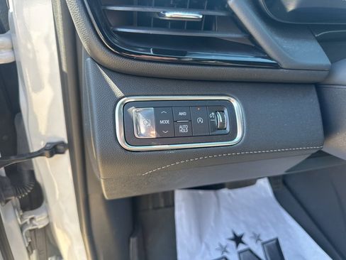 Certified 2025 Buick Enclave Avenir w/ Super Cruise Package image 17