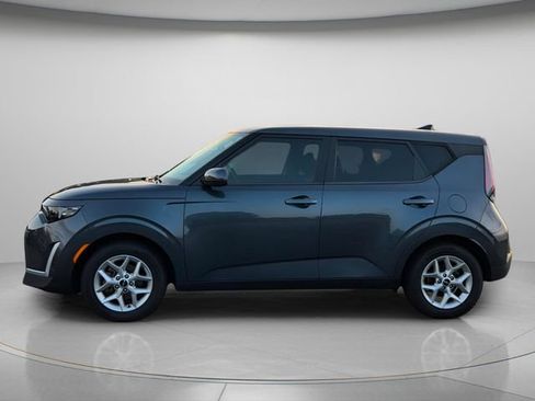 Certified 2023 Kia Soul LX w/ LX Technology Package FWD image 3