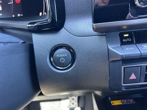 Used 2025 Toyota Camry SE image 17