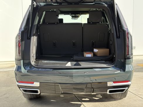 New 2026 Cadillac Escalade Luxury w/ Touring Package image 9