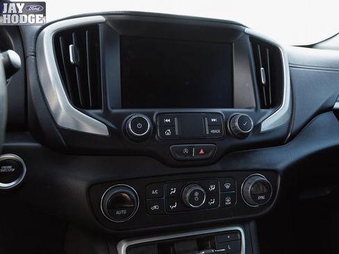 Used 2024 GMC Terrain SLT image 27