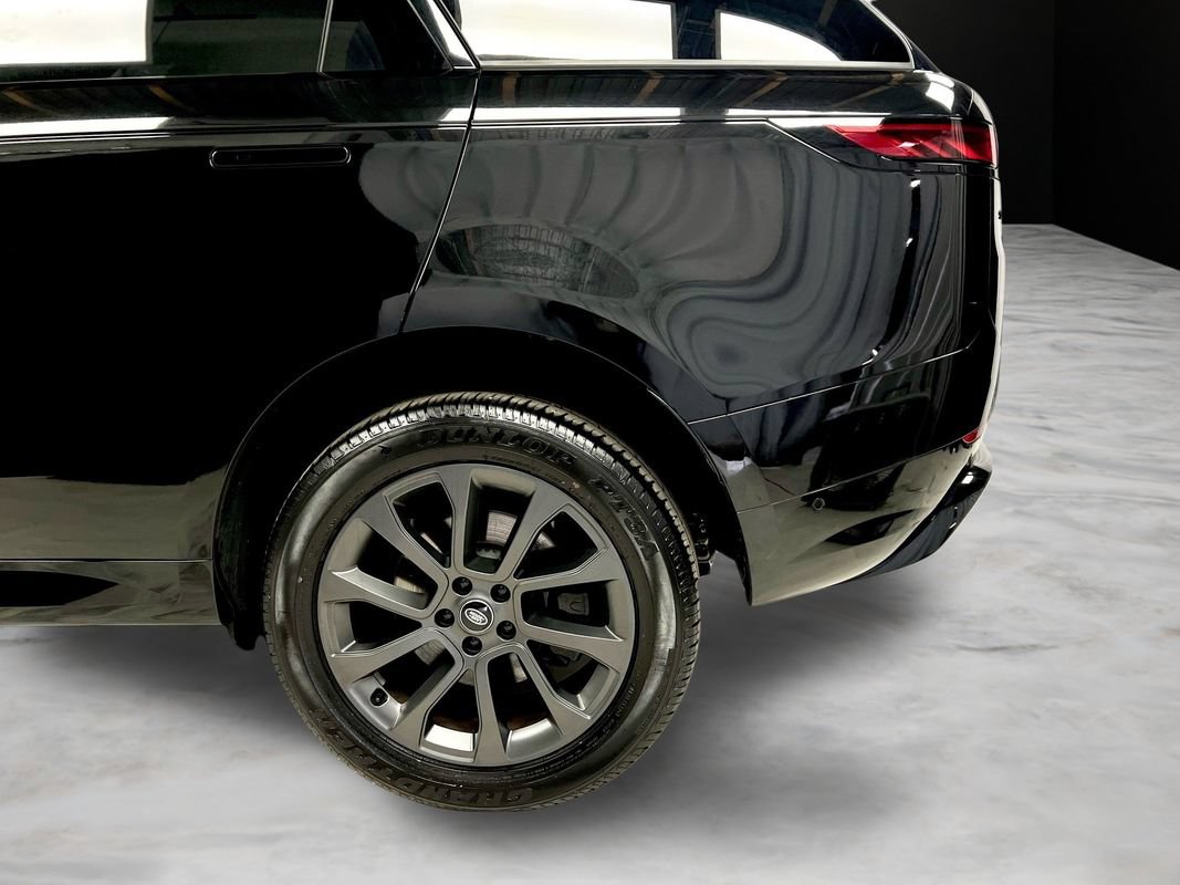 Used 2024 Land Rover Range Rover Sport Dynamic SE AWD/4WD image 12