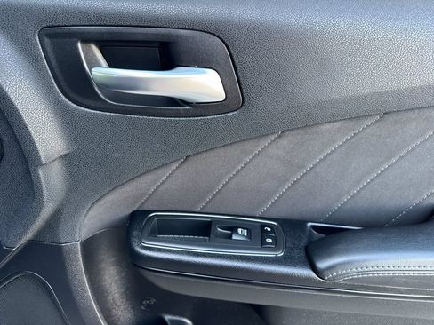 Used 2018 Dodge Charger R/T w/ Blacktop Package RWD image 18