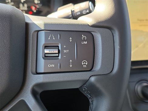 New 2026 Land Rover Defender 130 X-Dynamic SE image 18