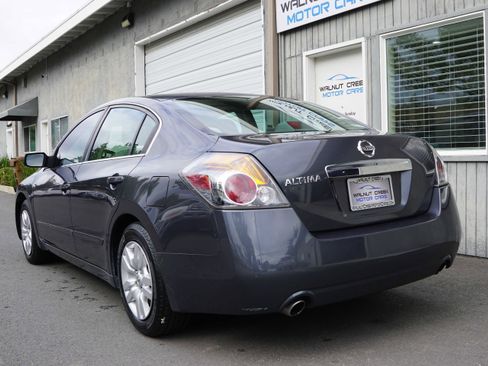 Used 2010 Nissan Altima 2.5 FWD image 16