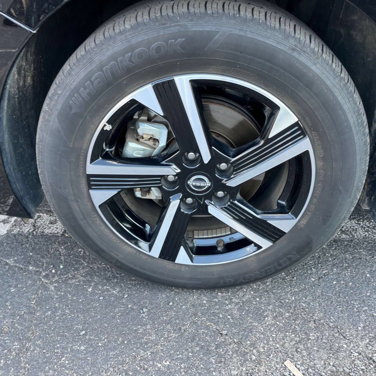 Used 2025 Nissan Sentra SV FWD image 25