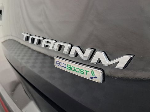 Used 2017 Ford Edge Titanium image 6