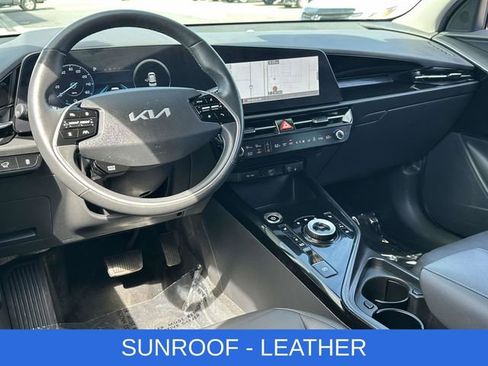 Used 2023 Kia Niro Wind w/ Wind Preserve Package FWD image 2