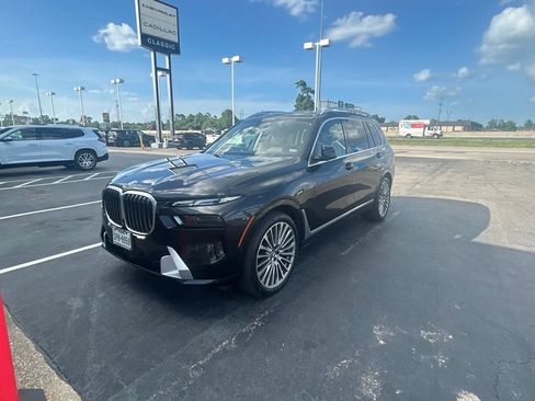 Used 2023 BMW X7 xDrive40i w/ Premium Package AWD/4WD image 2