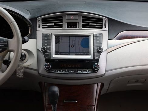 Used 2011 Toyota Avalon FWD image 38