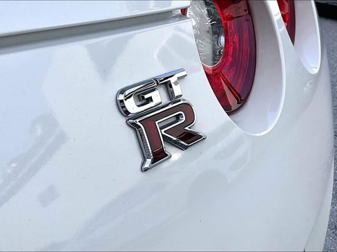 Used 2010 Nissan GT-R Premium AWD/4WD image 27