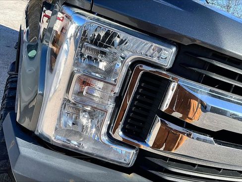 Used 2018 Ford F250 XLT image 28