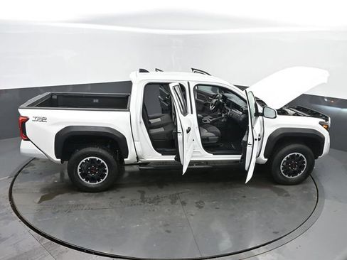 Used 2025 Toyota Tacoma TRD Off-Road AWD/4WD image 65
