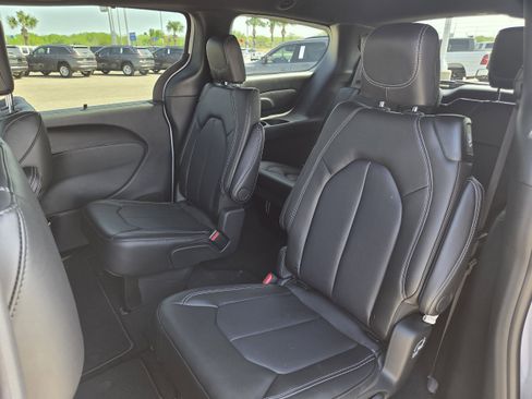 New 2026 Chrysler Pacifica Select FWD image 20