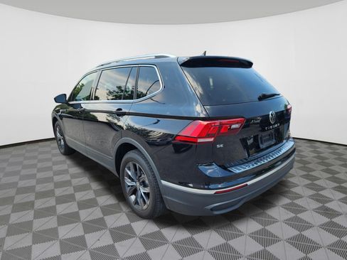 Certified 2023 Volkswagen Tiguan SE w/ Panoramic Sunroof Package FWD image 3