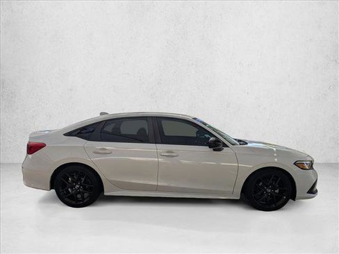 Used 2023 Honda Civic Sport image 4