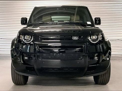 New 2026 Land Rover Defender 130 X-Dynamic SE AWD/4WD image 2