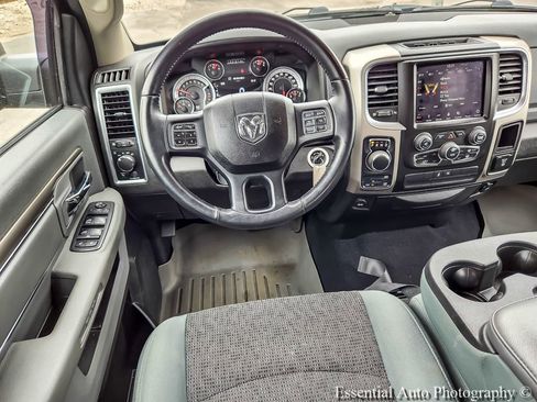 Used 2019 RAM 1500 Classic SLT w/ Luxury Group AWD/4WD image 10