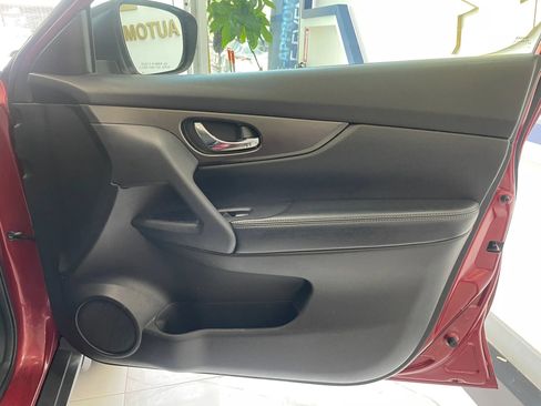 Used 2015 Nissan Rogue S FWD image 26