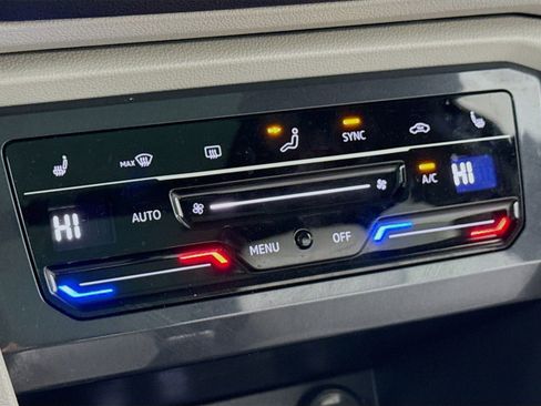 Certified 2022 Volkswagen Tiguan SE R-Line image 19