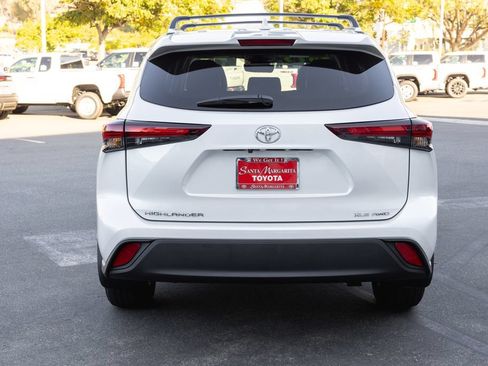 Certified 2026 Toyota Highlander XLE AWD/4WD image 6