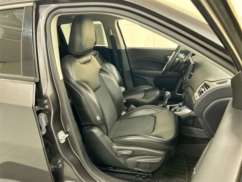 Used 2019 Jeep Compass Latitude image 22