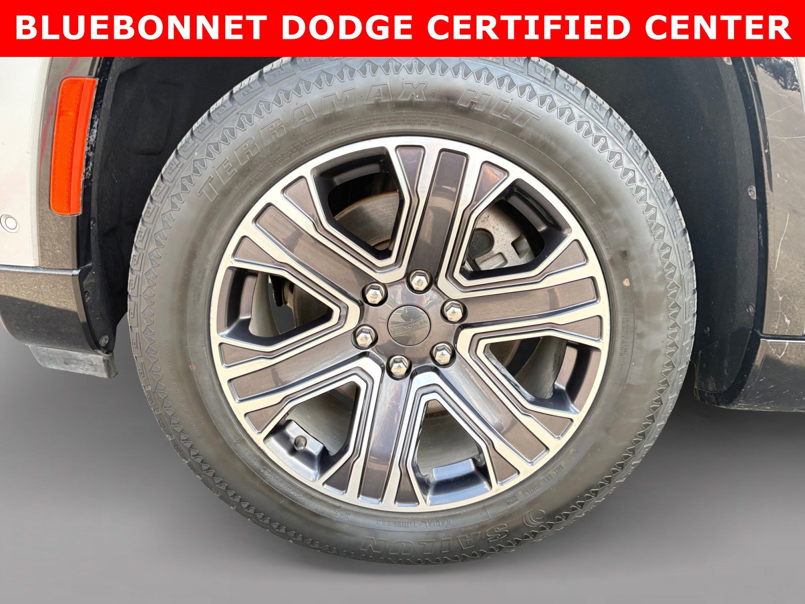 Used 2024 Jeep Wagoneer Series II AWD/4WD image 9