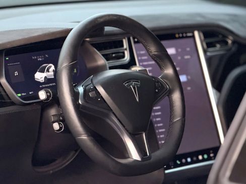 Used 2016 Tesla Model X 75D image 13