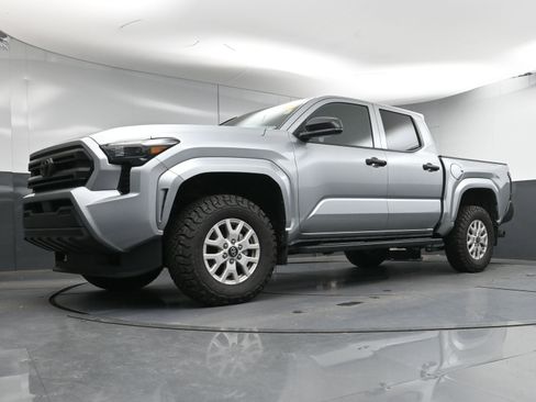 Used 2024 Toyota Tacoma SR image 21