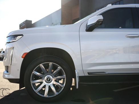 Used 2021 Cadillac Escalade ESV Premium Luxury Platinum image 10