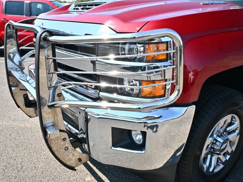 Used 2019 Chevrolet Silverado 3500 LTZ w/ Duramax Plus Package AWD/4WD image 16