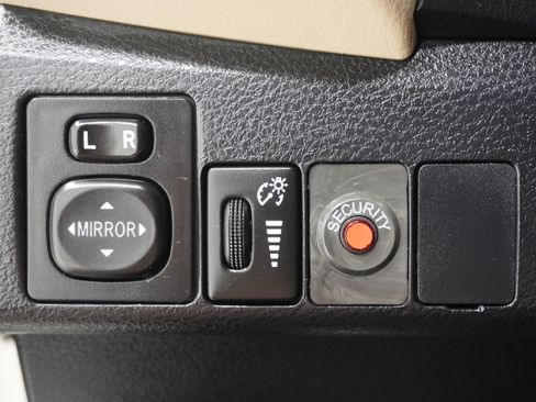 Used 2015 Toyota Corolla LE FWD image 20