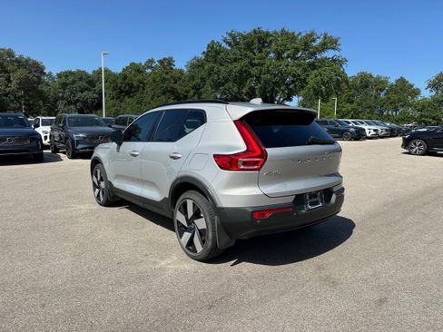 Certified 2023 Volvo XC40 Recharge Plus image 4